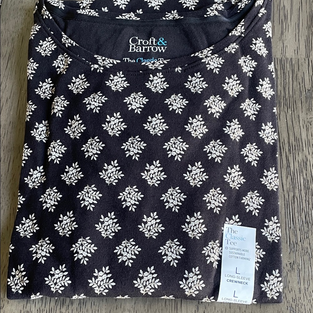 Women’s Croft & Barrow Black Long Sleeve Tee with White Floral Design